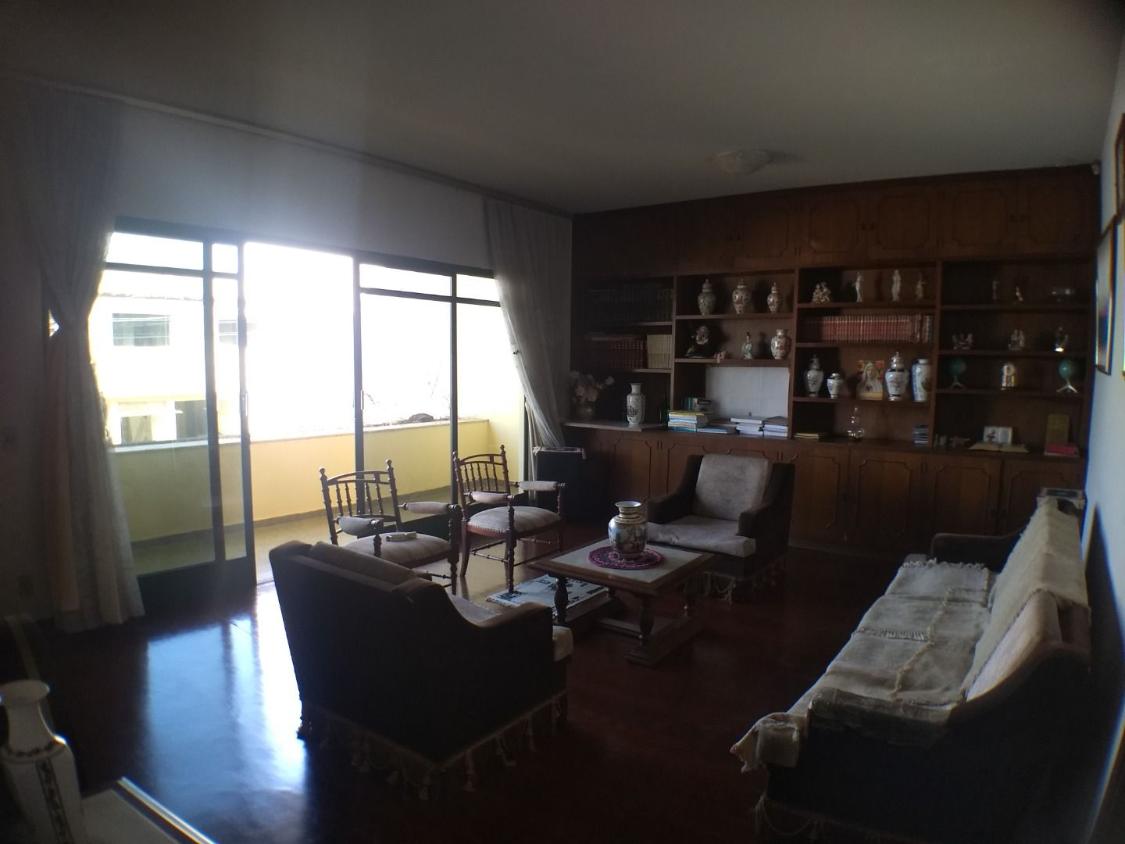 Casa à venda com 3 quartos, 269m² - Foto 11