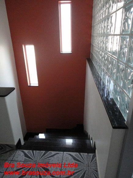 Sobrado à venda com 3 quartos, 180m² - Foto 1