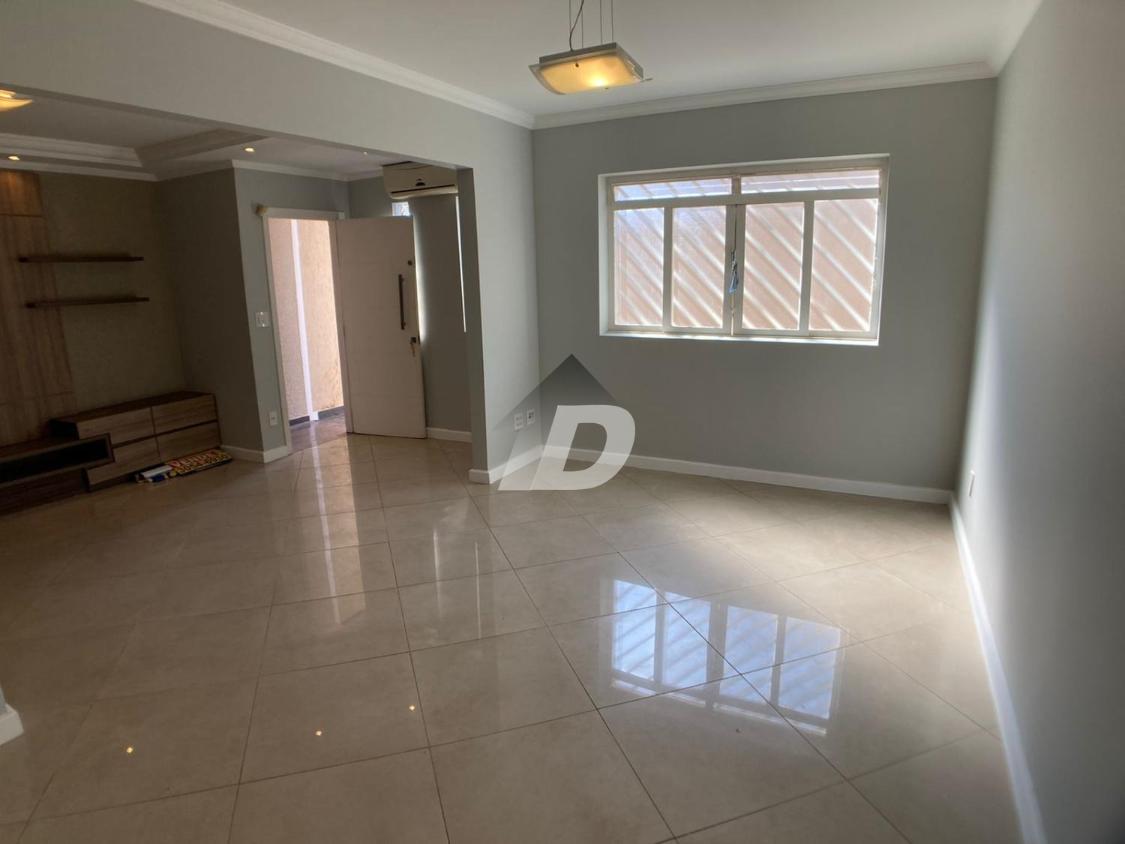 Casa à venda com 5 quartos, 217m² - Foto 16