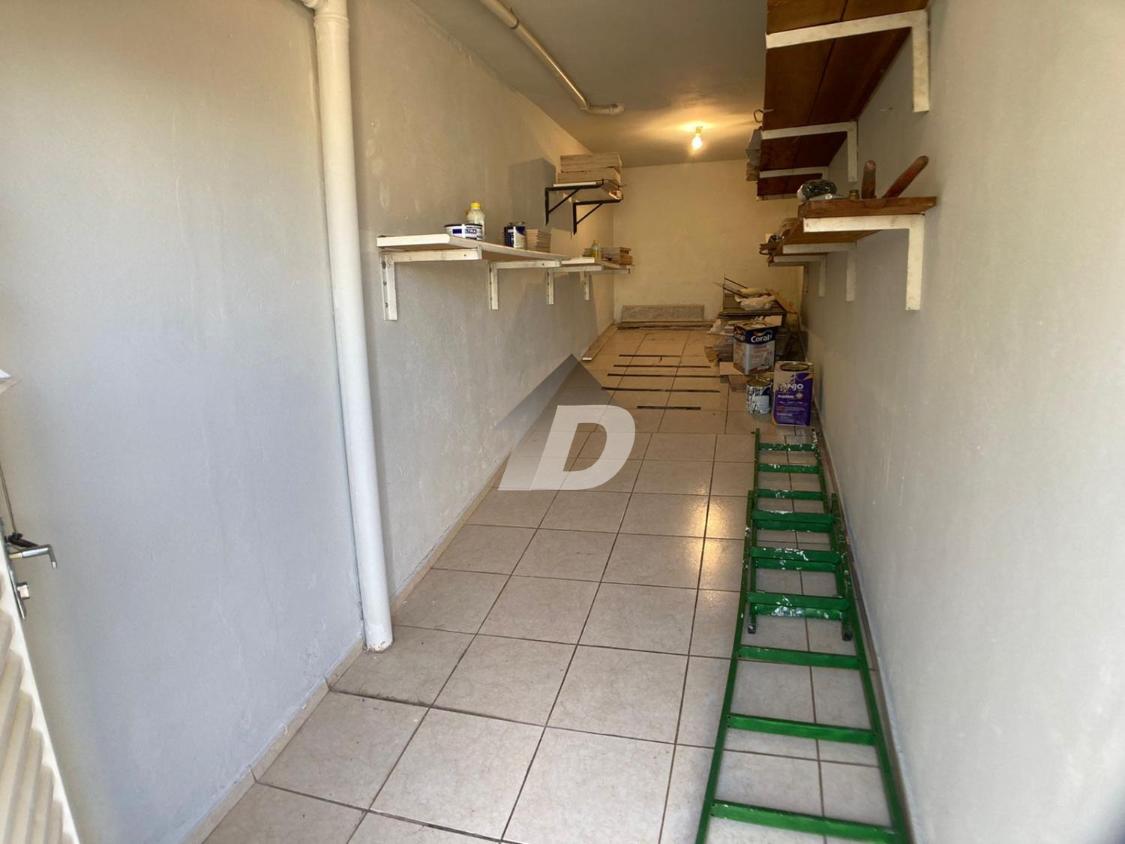 Casa à venda com 5 quartos, 217m² - Foto 26