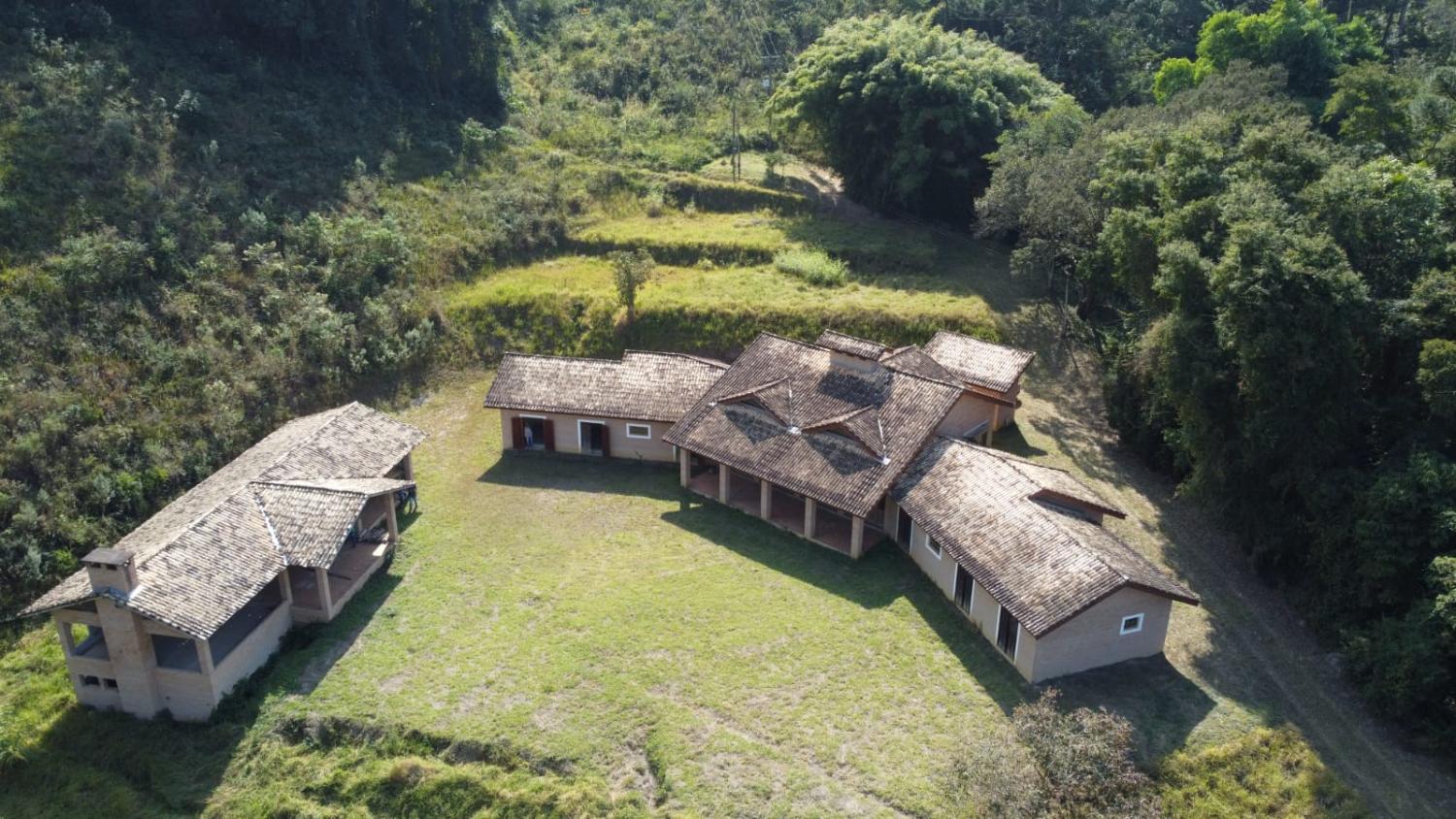 Fazenda à venda com 6 quartos, 108000m² - Foto 1