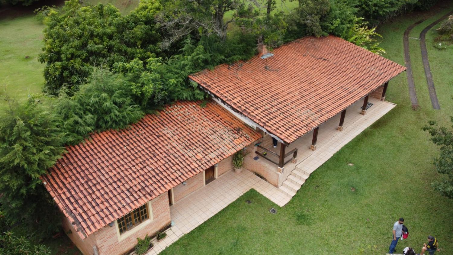 Fazenda à venda com 6 quartos, 2900m² - Foto 1