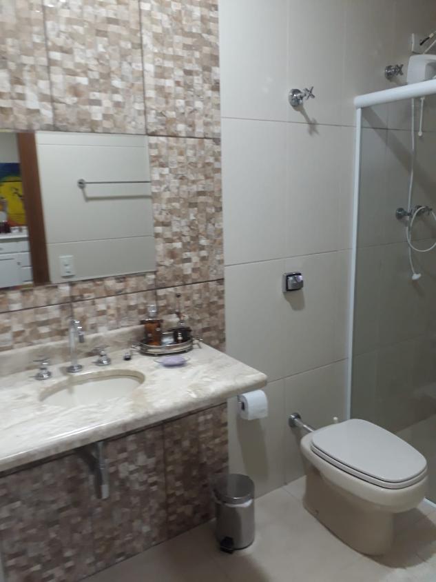 Casa de Condomínio à venda com 5 quartos, 350m² - Foto 2