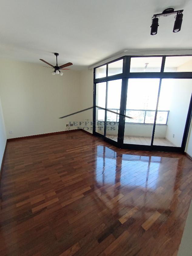 Apartamento à venda com 3 quartos, 115m² - Foto 2