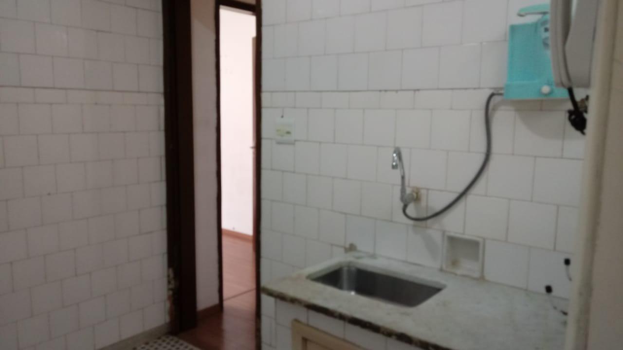 Apartamento à venda com 2 quartos, 60m² - Foto 18