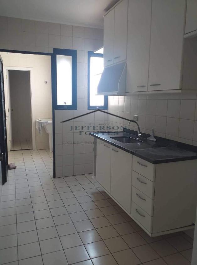 Apartamento à venda com 2 quartos, 64m² - Foto 4