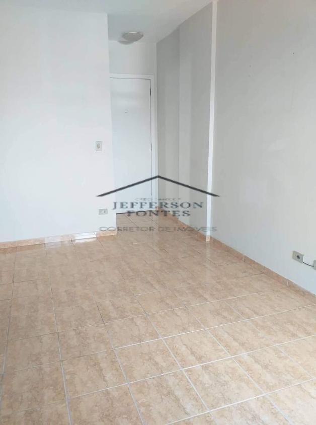 Apartamento à venda com 2 quartos, 64m² - Foto 2