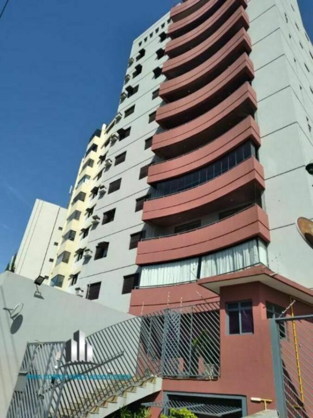 Apartamento à venda com 3 quartos, 136m² - Foto 1