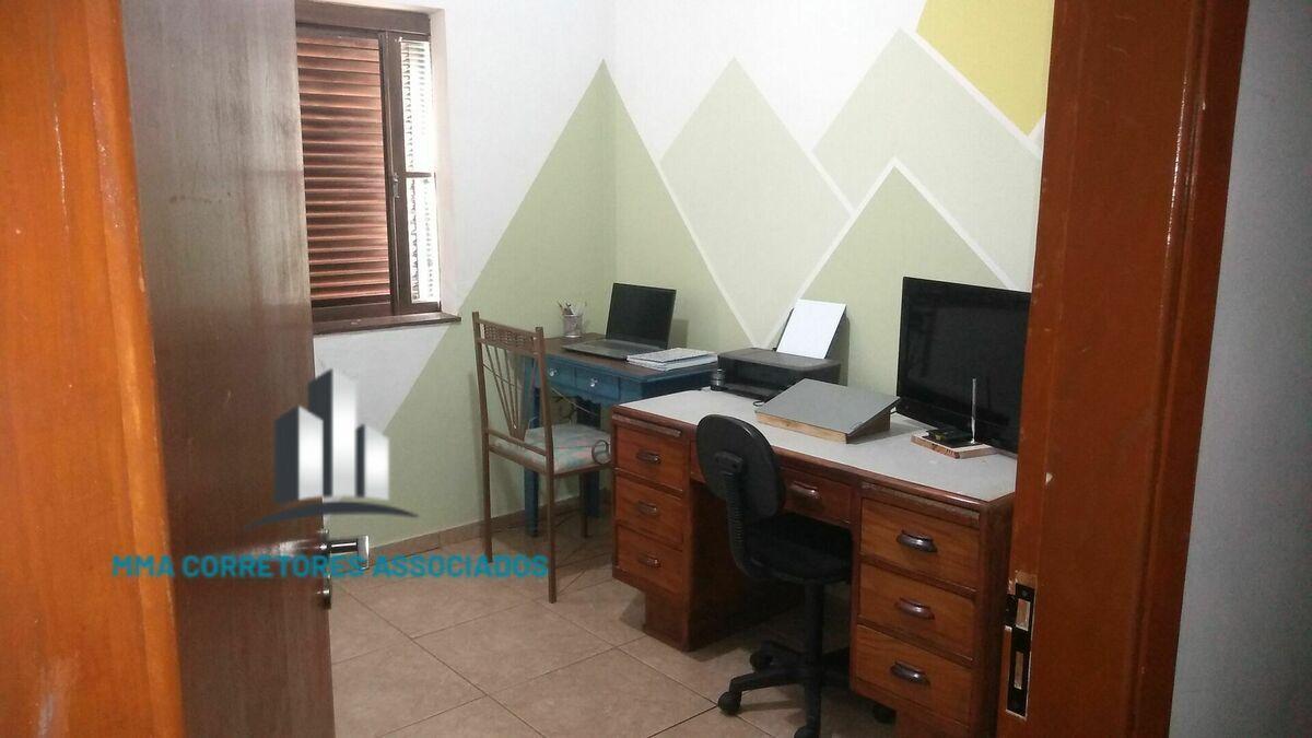 Casa à venda com 3 quartos, 200m² - Foto 18