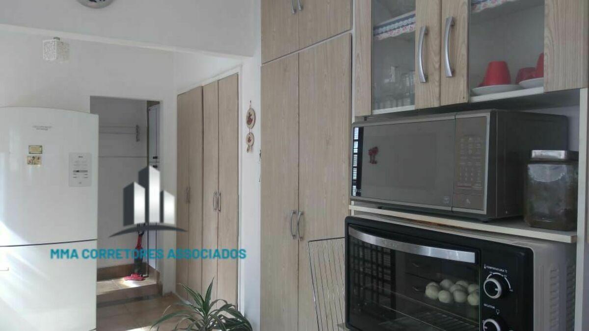 Casa à venda com 3 quartos, 200m² - Foto 6