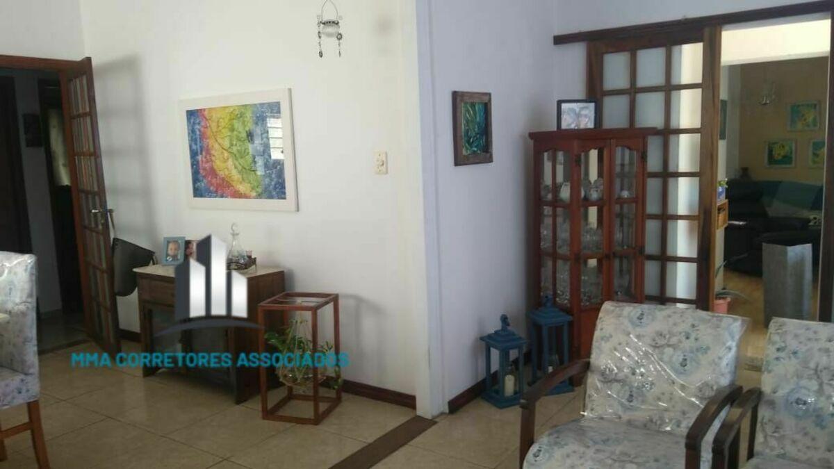 Casa à venda com 3 quartos, 200m² - Foto 11