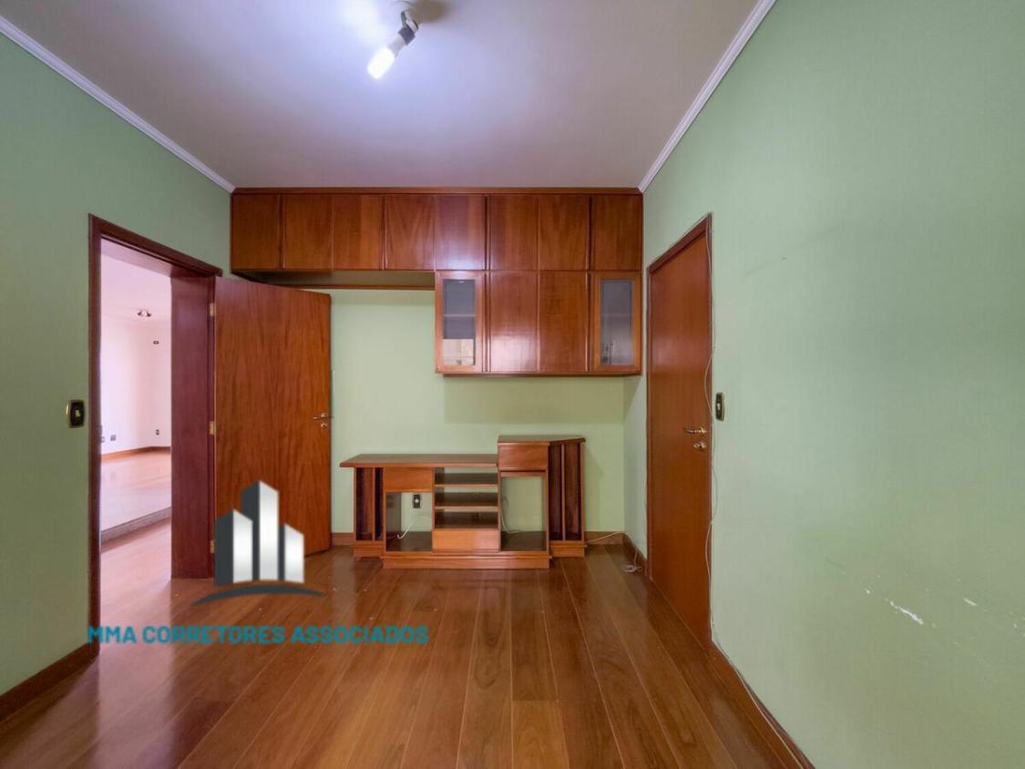 Apartamento à venda com 3 quartos, 233m² - Foto 2