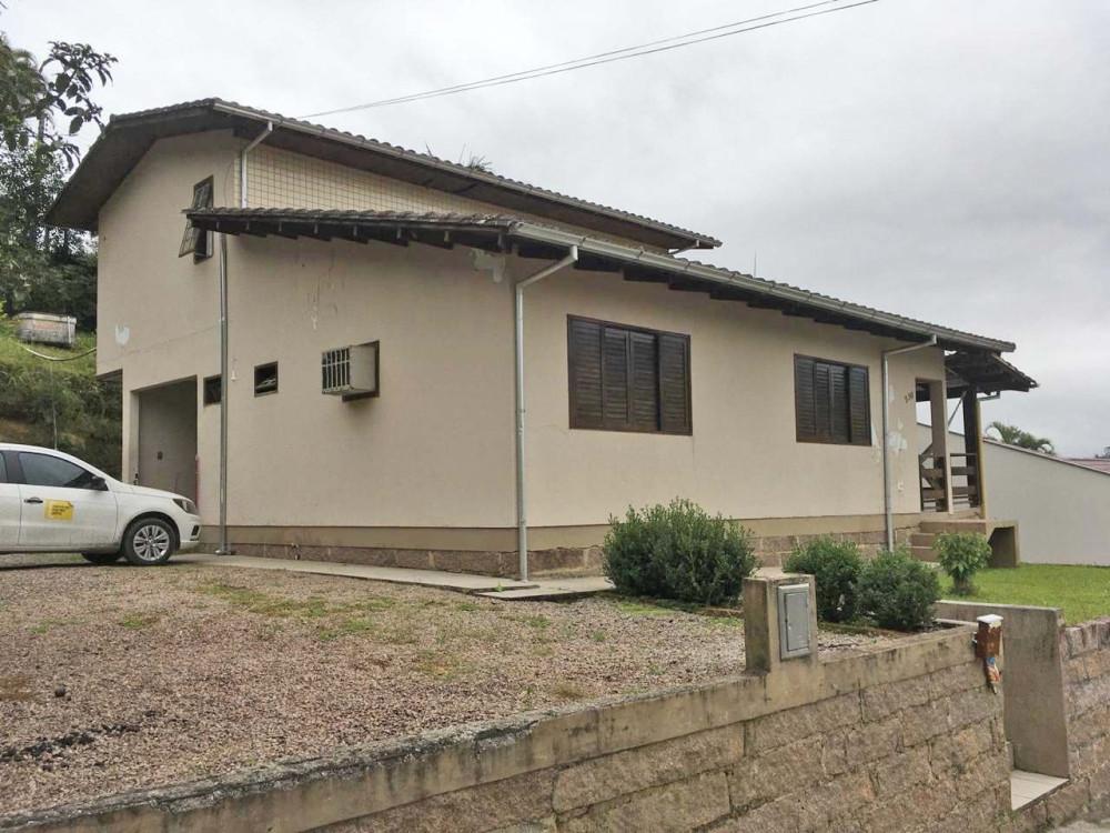 Casa à venda com 4 quartos, 200m² - Foto 2