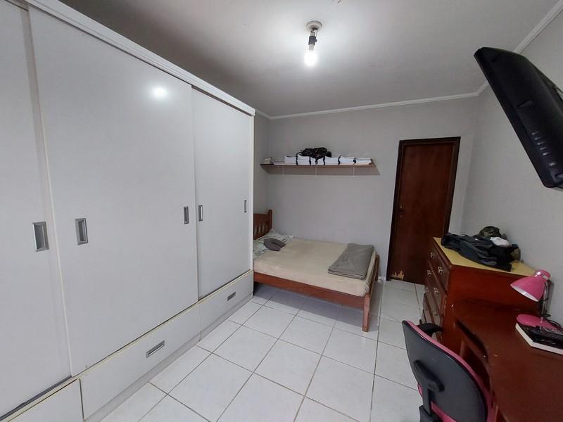 Casa à venda com 4 quartos, 159m² - Foto 4