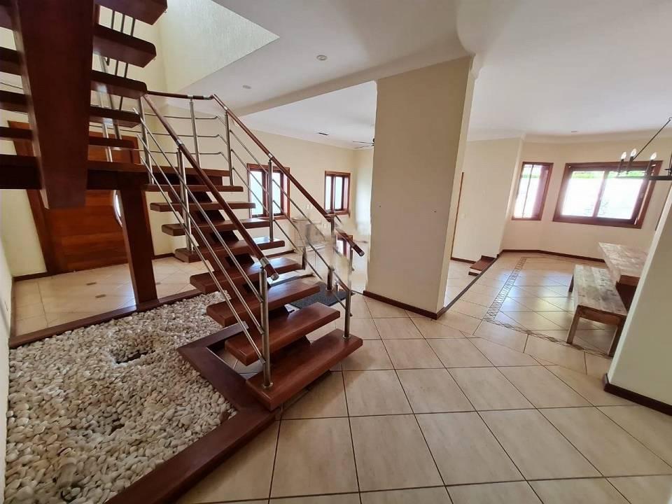 Casa de Condomínio à venda com 4 quartos, 344m² - Foto 2