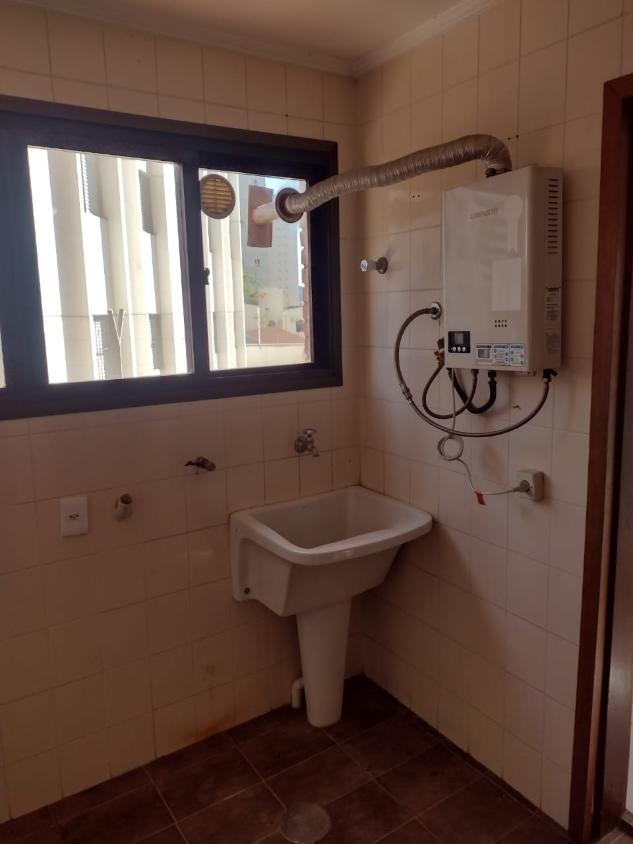 Apartamento à venda com 4 quartos, 181m² - Foto 2