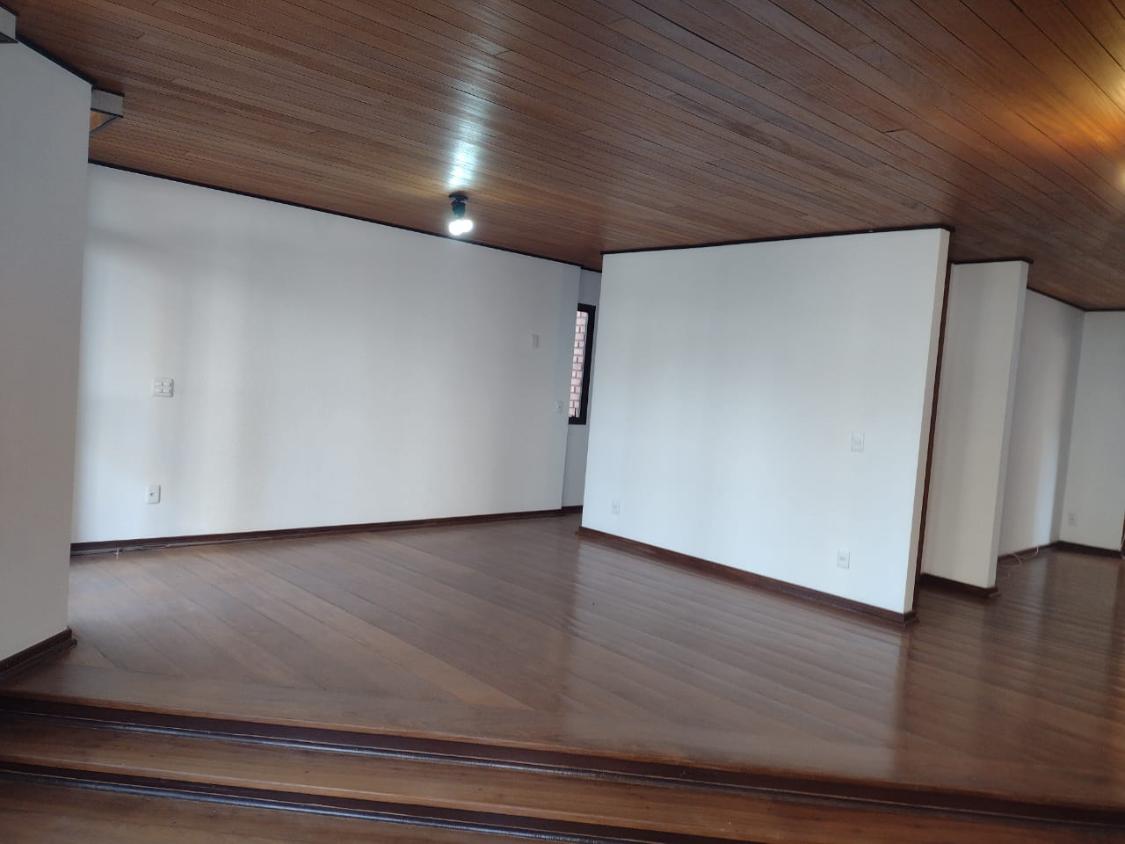 Apartamento à venda com 4 quartos, 181m² - Foto 9