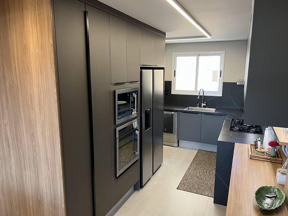 Apartamento à venda com 5 quartos, 154m² - Foto 2