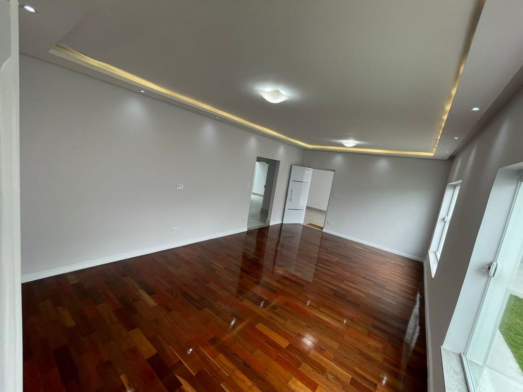 Casa à venda com 4 quartos, 220m² - Foto 5