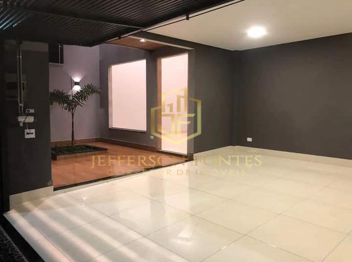 Casa à venda com 3 quartos, 250m² - Foto 1