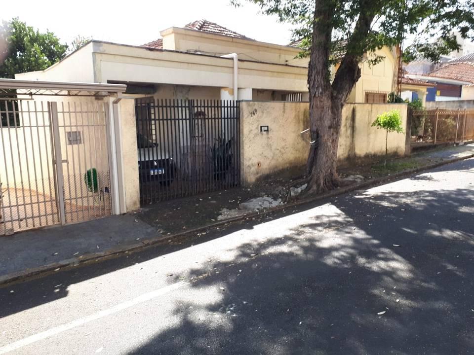 Casa à venda com 3 quartos, 200m² - Foto 1