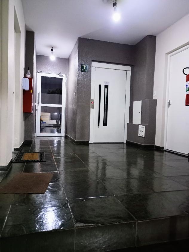 Apartamento à venda com 2 quartos, 60m² - Foto 2