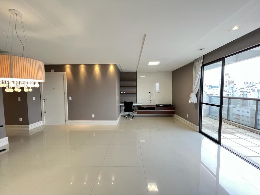 Apartamento à venda com 3 quartos, 242m² - Foto 9