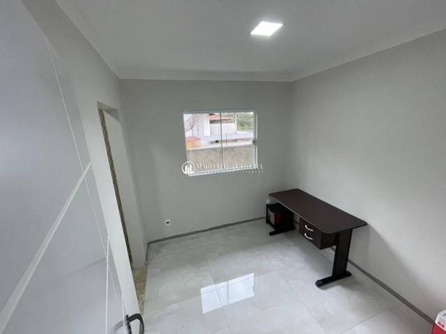 Casa à venda com 3 quartos, 184m² - Foto 2