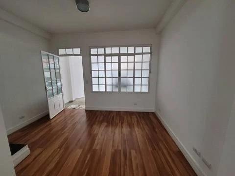 Casa de Condomínio para alugar com 3 quartos, 240m² - Foto 1