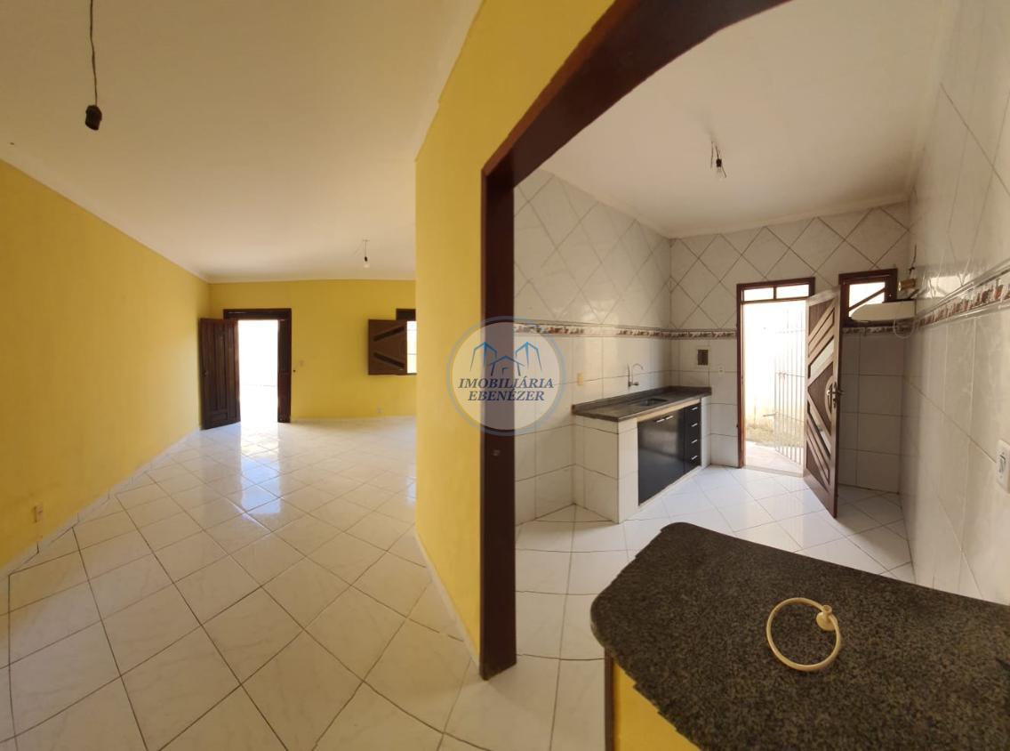 Casa à venda com 2 quartos, 150m² - Foto 4