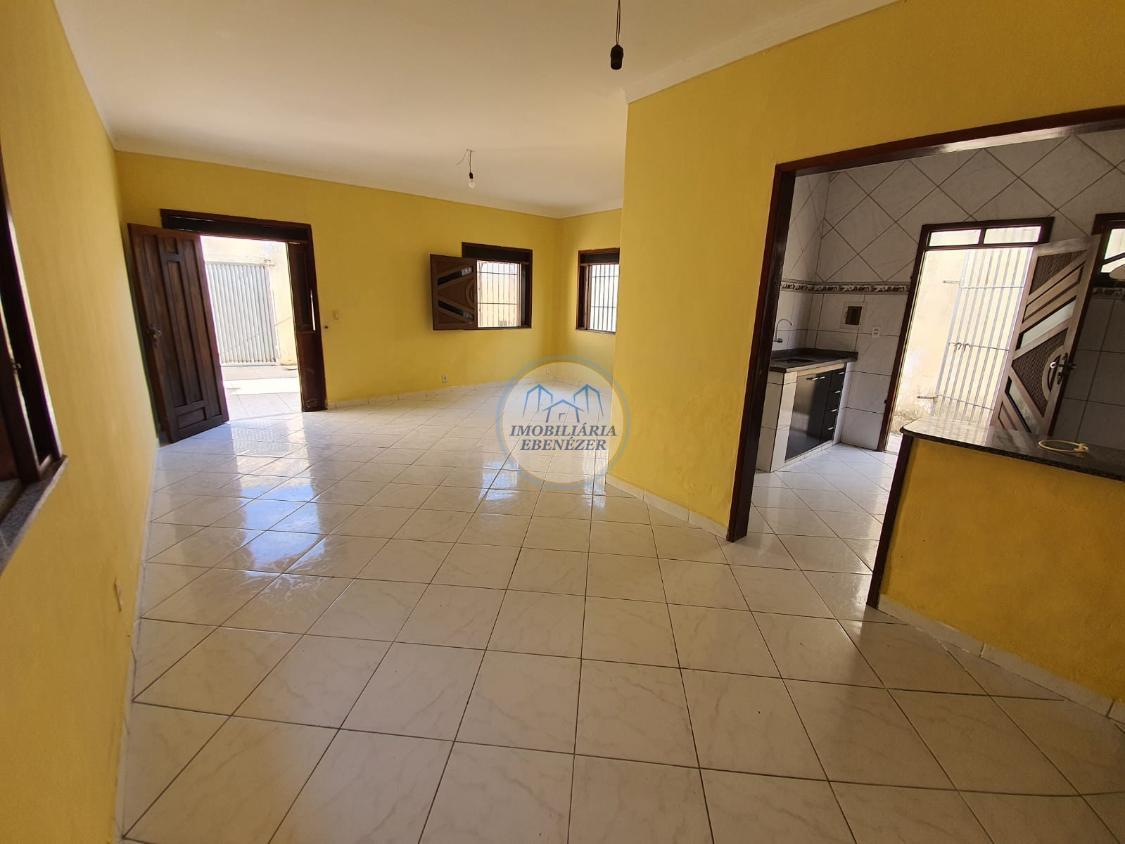 Casa à venda com 2 quartos, 150m² - Foto 1