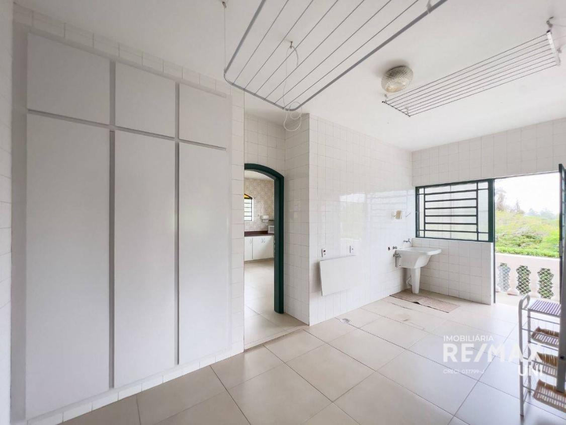 Casa à venda com 4 quartos, 270m² - Foto 12