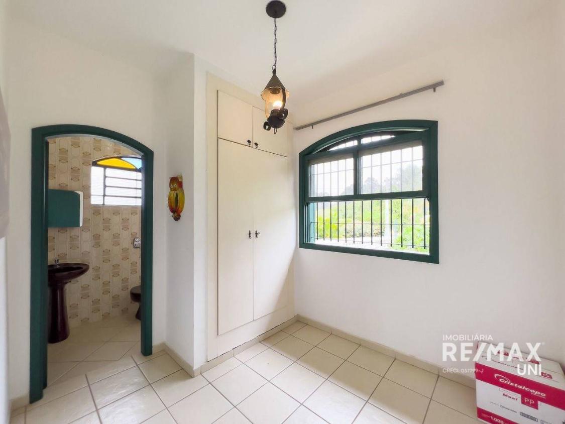 Casa à venda com 4 quartos, 270m² - Foto 16