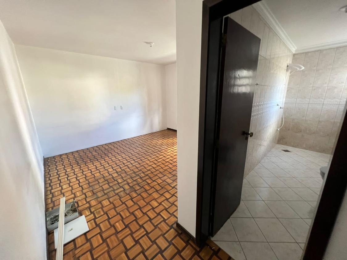 Casa à venda com 3 quartos, 180m² - Foto 14