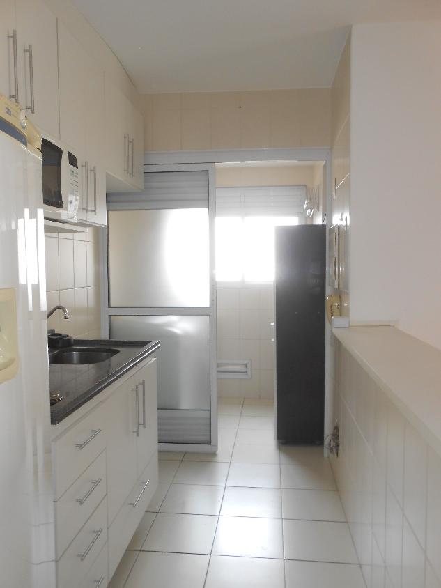 Apartamento para alugar com 3 quartos, 75m² - Foto 9