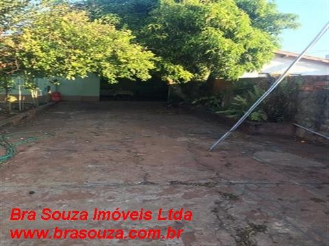 Casa à venda com 3 quartos, 120m² - Foto 1