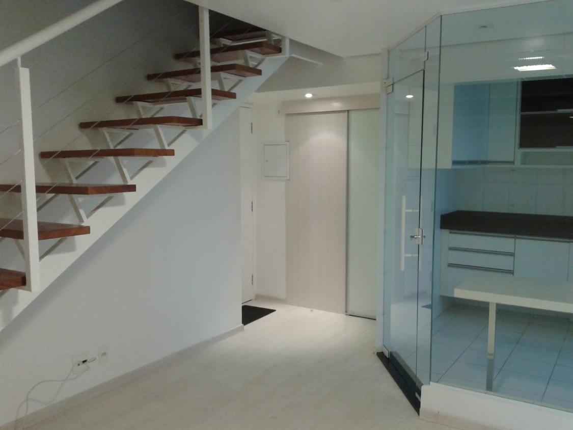 Apartamento à venda com 1 quarto, 57m² - Foto 2