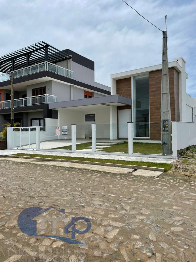 Casa à venda com 3 quartos, 149m² - Foto 1