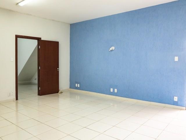 Casa para alugar com 4 quartos, 200m² - Foto 13