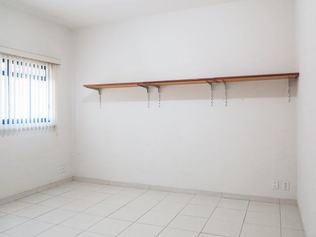 Casa para alugar com 4 quartos, 200m² - Foto 15