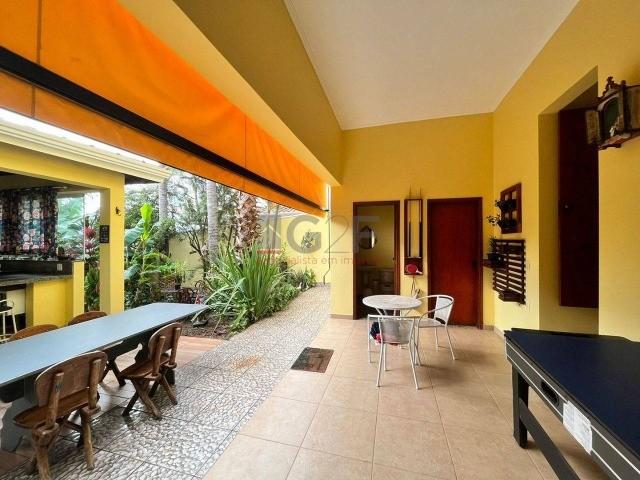 Casa de Condomínio à venda com 3 quartos, 330m² - Foto 2