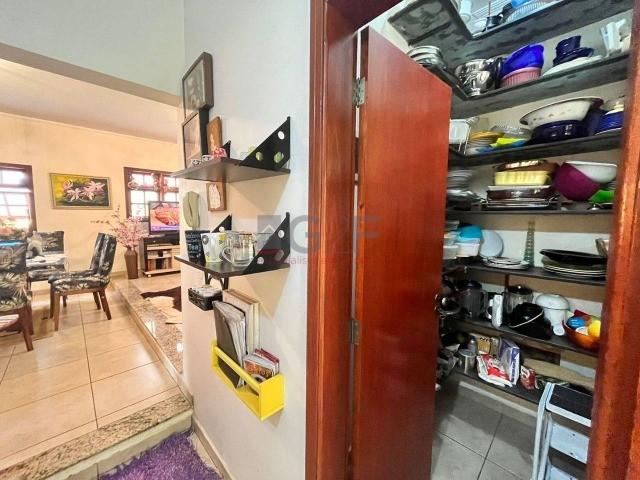 Casa de Condomínio à venda com 3 quartos, 330m² - Foto 18