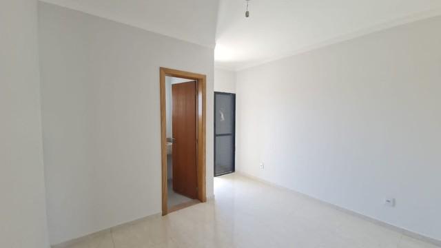 Casa à venda com 2 quartos, 84m² - Foto 9