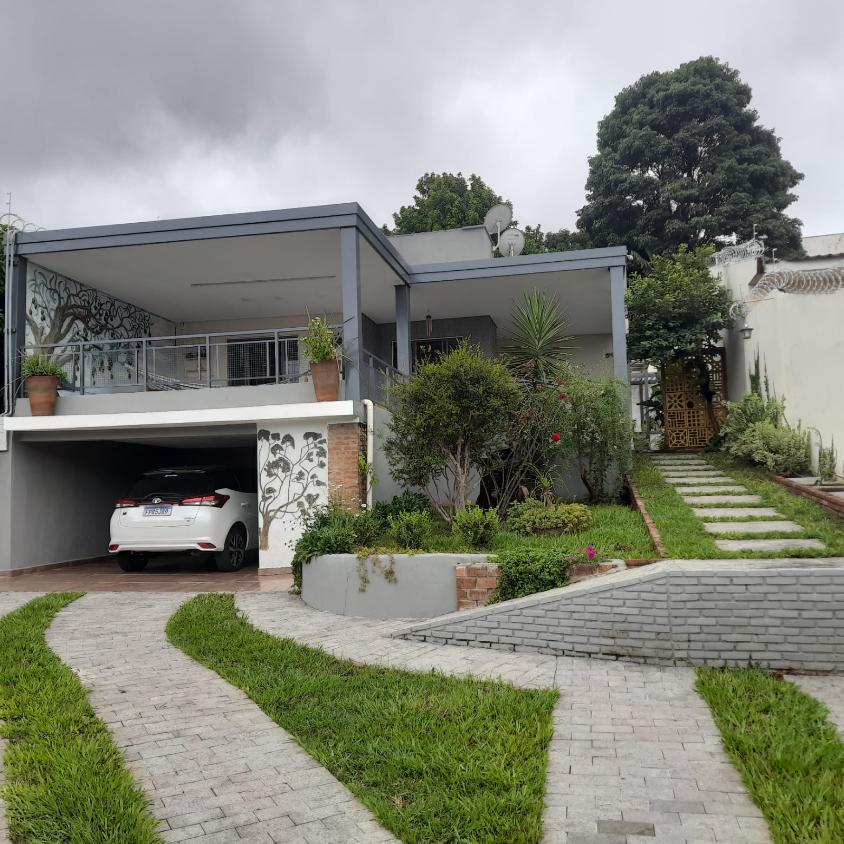 Casa à venda com 2 quartos, 200m² - Foto 1