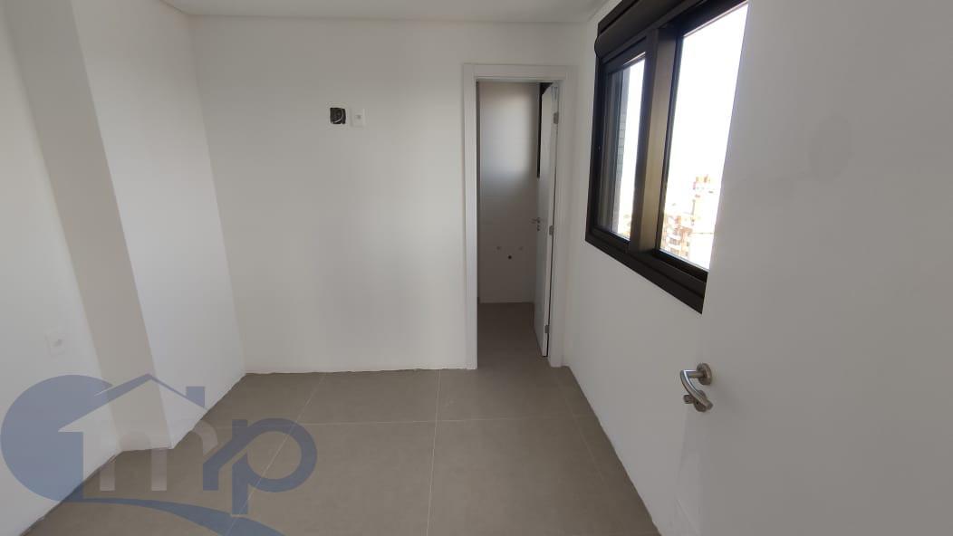 Apartamento à venda com 3 quartos, 235m² - Foto 7