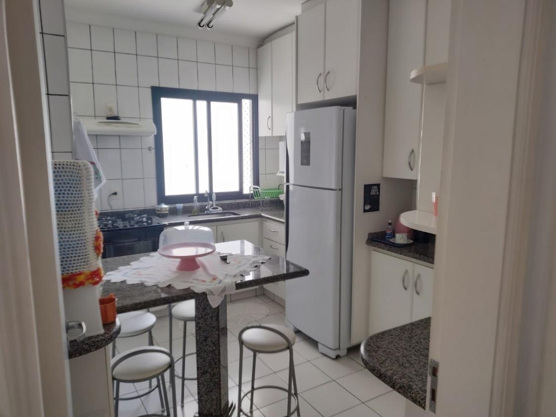 Apartamento à venda com 3 quartos, 96m² - Foto 7