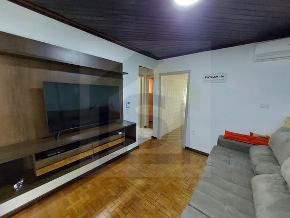 Casa à venda com 2 quartos, 190m² - Foto 2