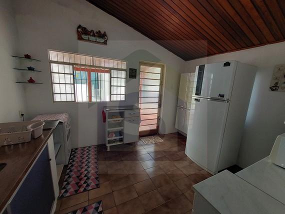 Casa à venda com 2 quartos, 190m² - Foto 6