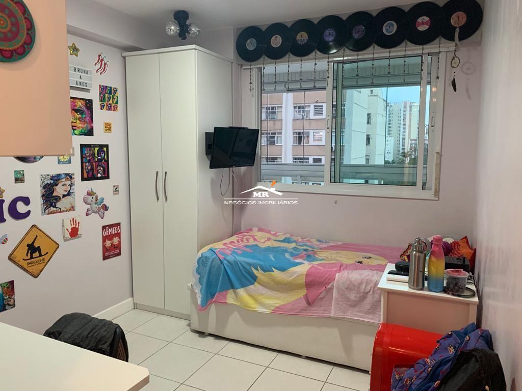 Apartamento à venda com 4 quartos, 145m² - Foto 18