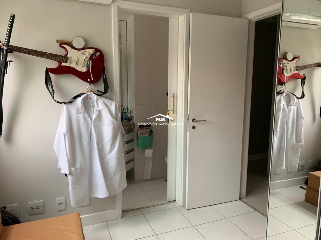 Apartamento à venda com 4 quartos, 145m² - Foto 15